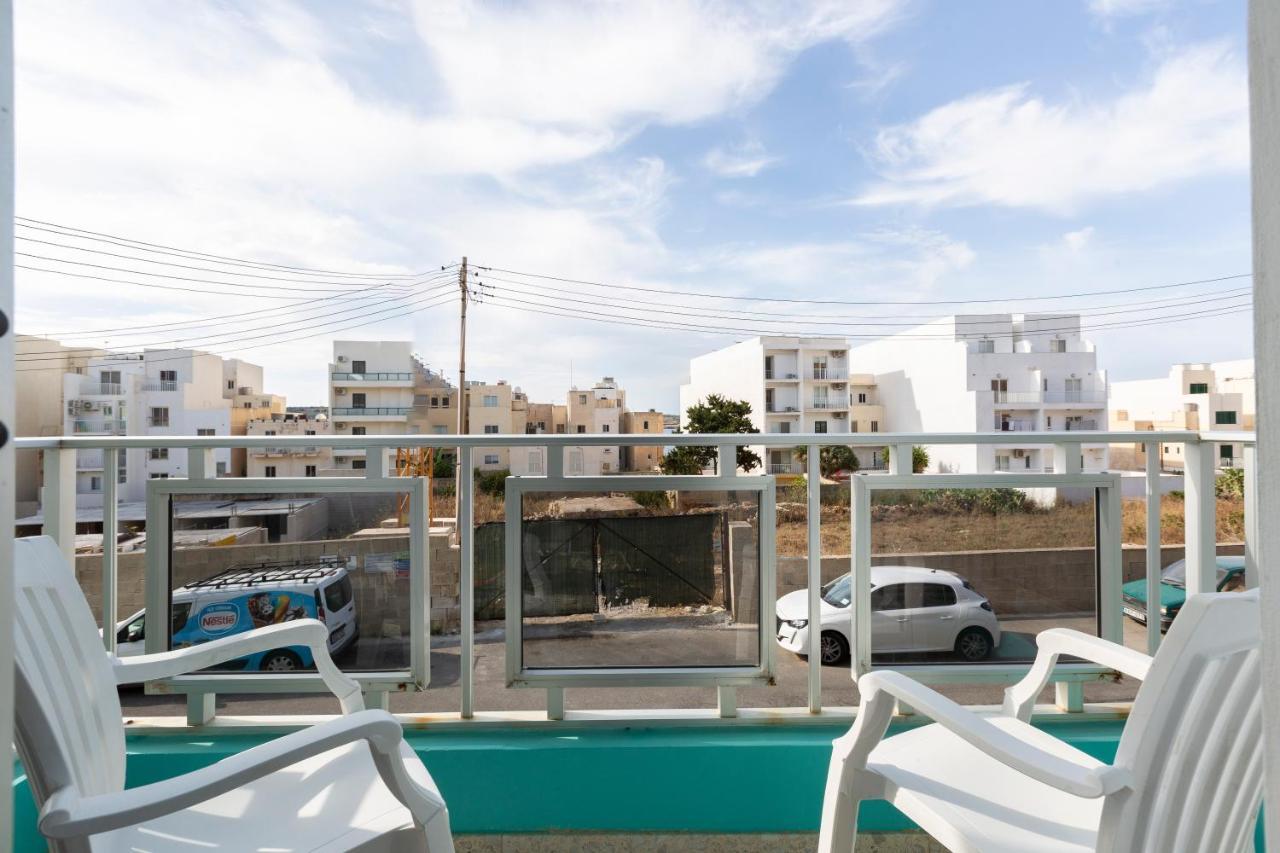 Ne1 - Lovely 2 Bedroom Apartment. Perfect Location Mellieha Bagian luar foto